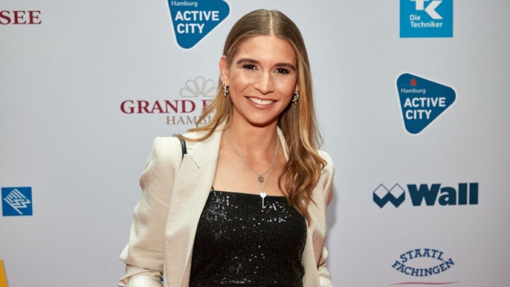 Jana Wosnitza Größe – Wie groß ist die Sportmoderatorin wirklich? jana wosnitza größe